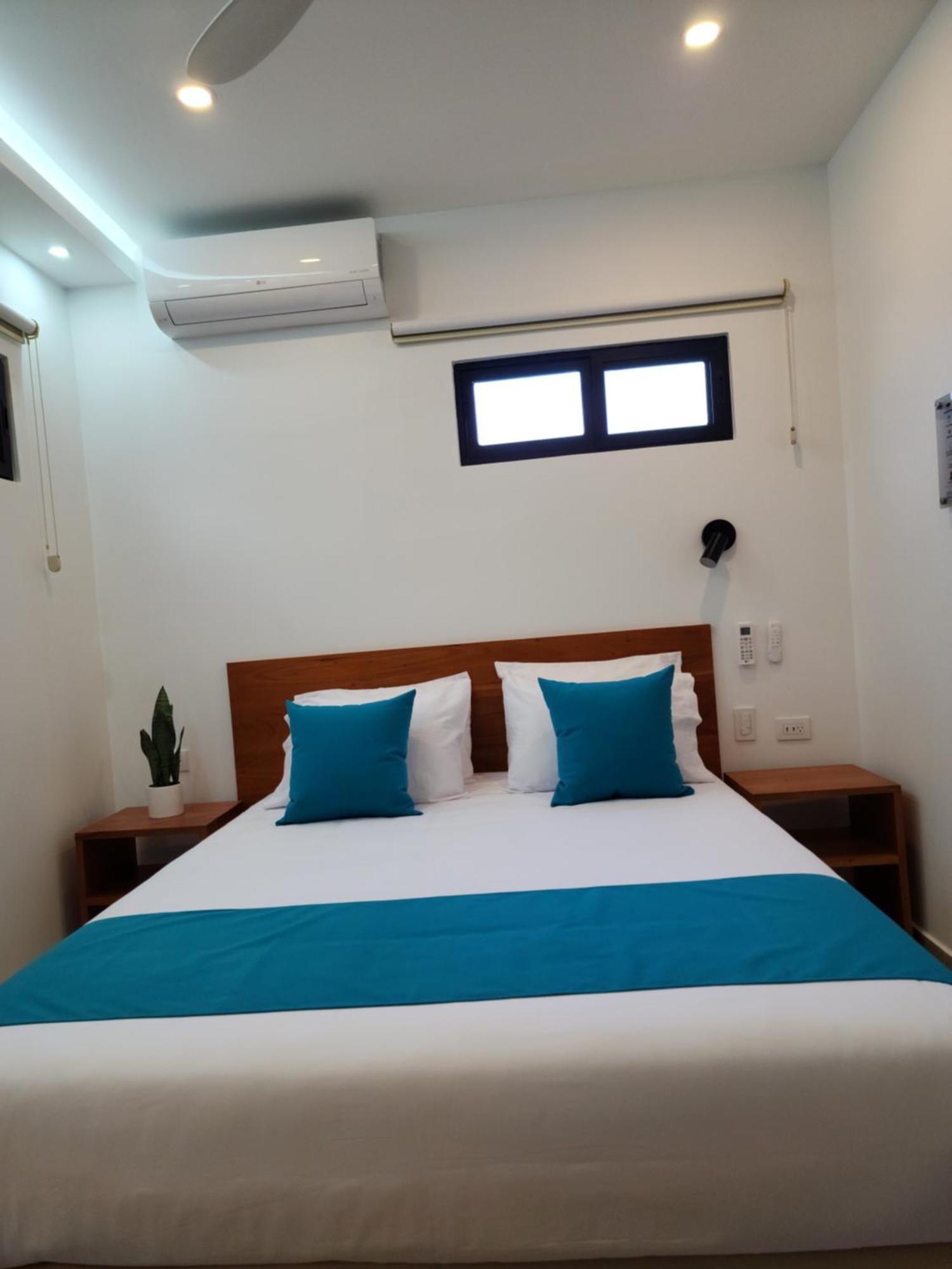 Casa Galapagos By Hostal Fragata Puerto Ayora  Buitenkant foto