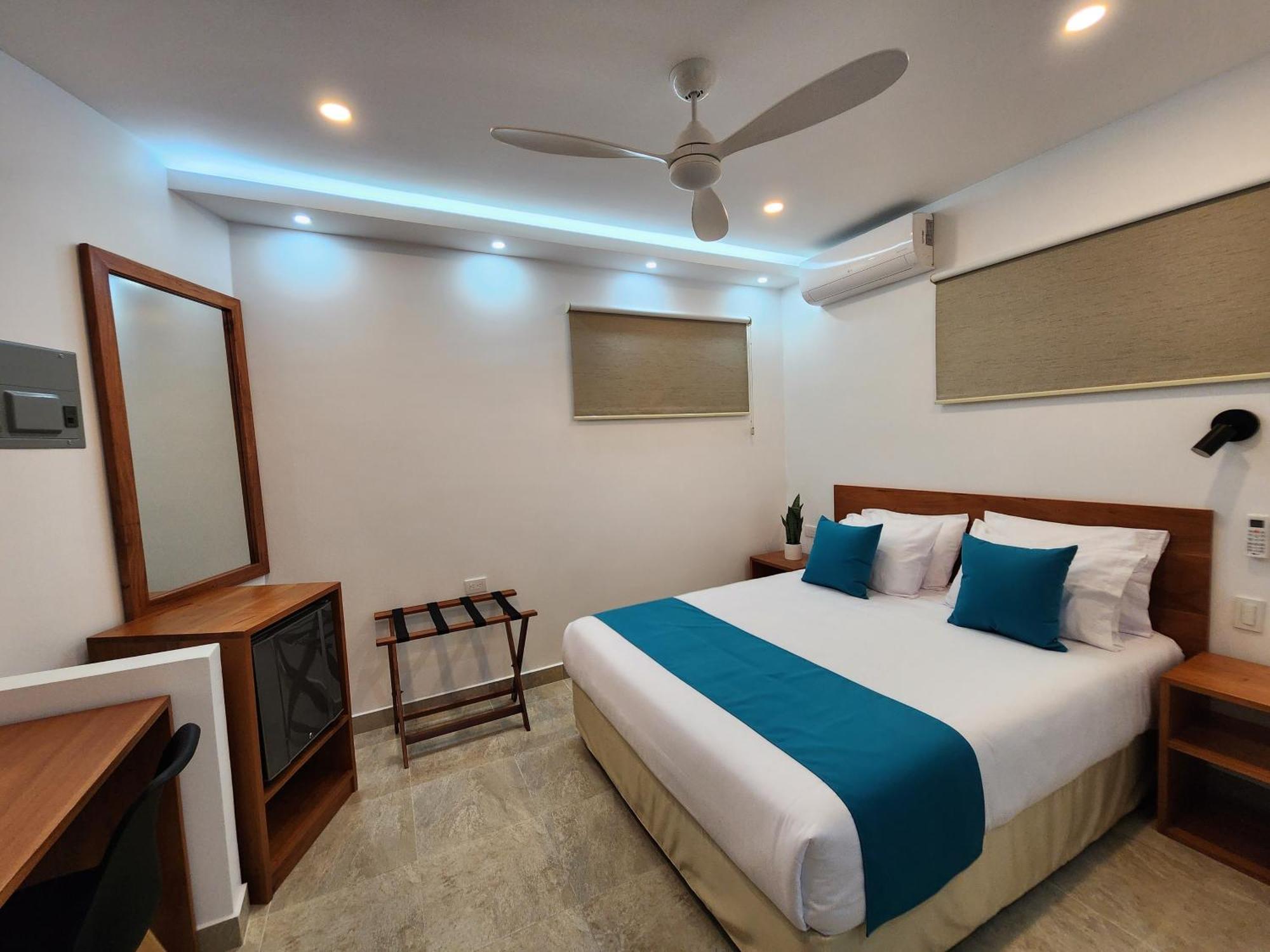 Casa Galapagos By Hostal Fragata Puerto Ayora  Buitenkant foto