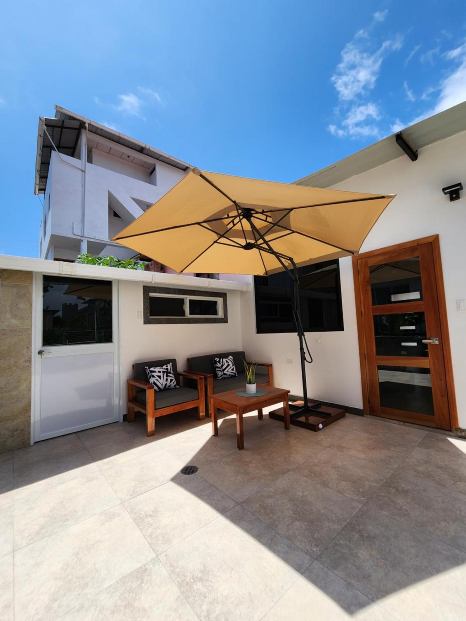 Casa Galapagos By Hostal Fragata Puerto Ayora  Buitenkant foto